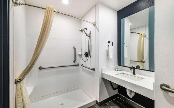 Hy-Lo Hotel, Ascend Hotel Collection
