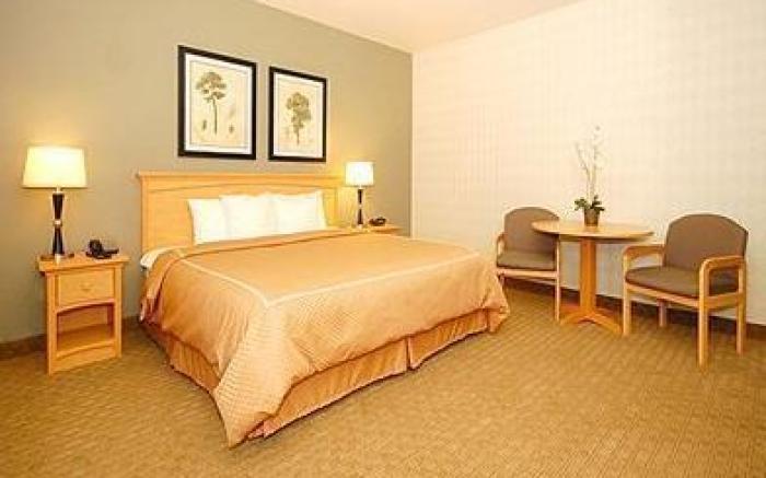 Comfort Suites Airport Tukwila Seattle