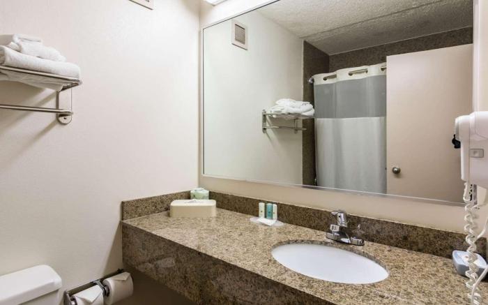 Clarion Inn