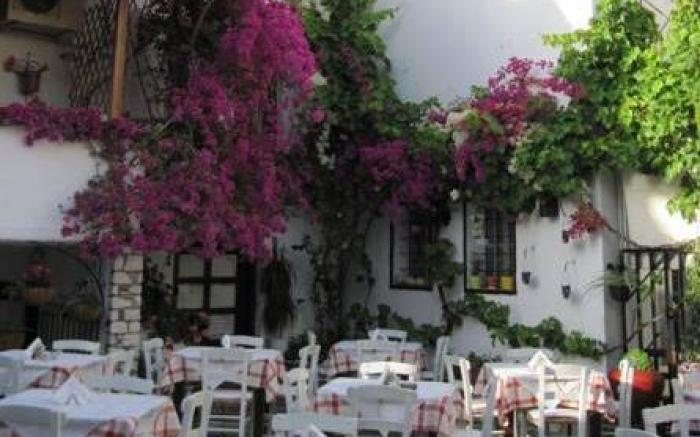 Mouria Hotel