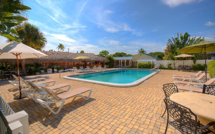 Naples Garden Inn