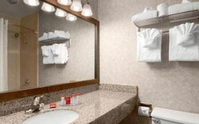EverSpring Inn and Suites