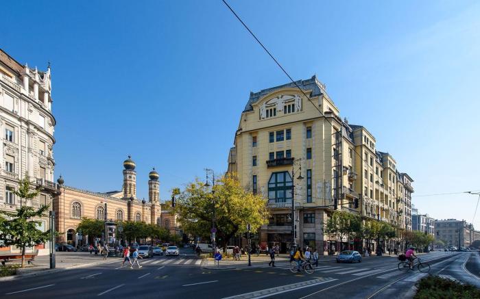 Karoly Corner Residences