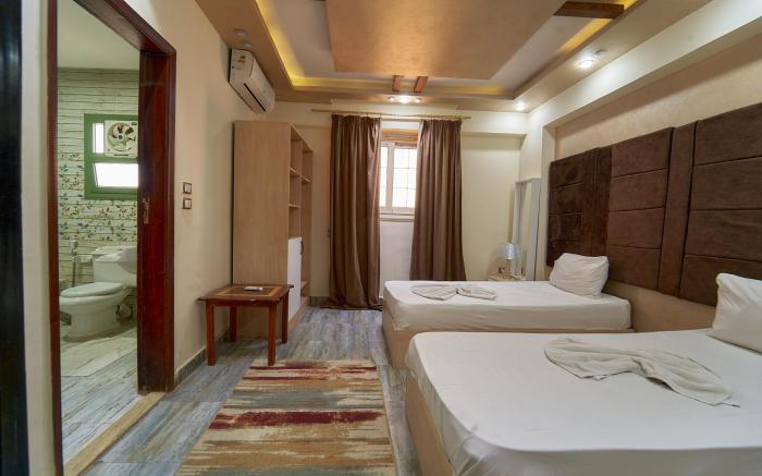 Gardenia pyramids view inn