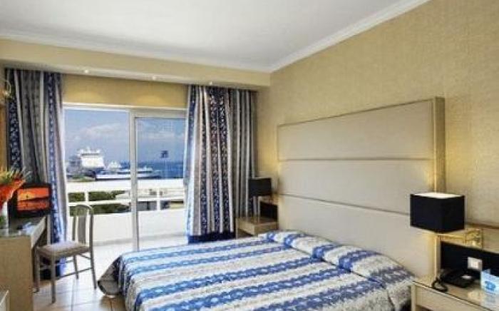 Athineon Hotel