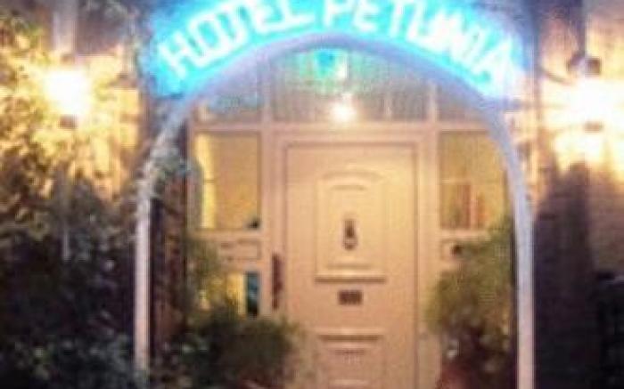 Hotel Petunia