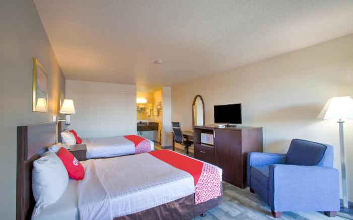 OYO Woodland Hotel and Suites