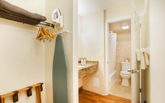 OYO Waterfront Hotel- Cape Coral/Fort Myers, FL