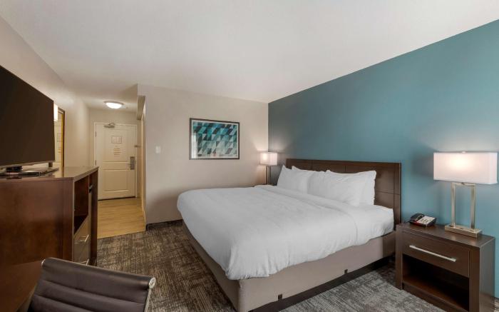 Best Western Watertown Inn and Suites 