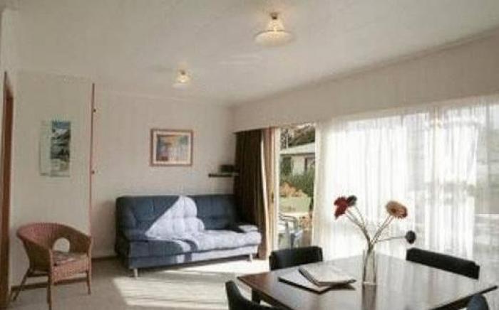 Red Tussock Motel