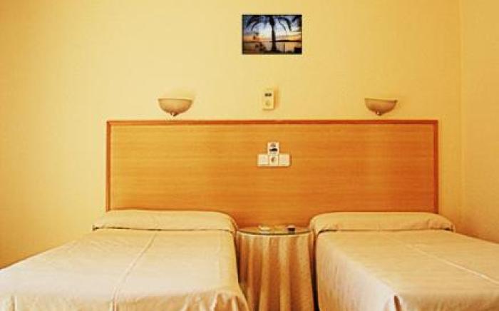 Hostal Residencia Europa Punico