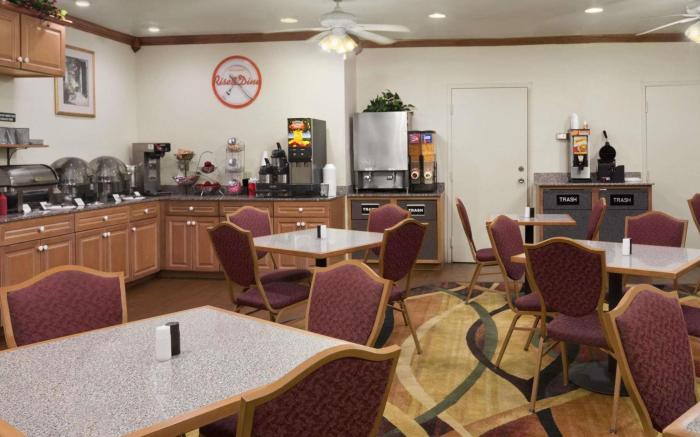 Howard Johnson by Wyndham Oklahoma City