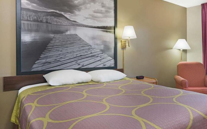 Super 8 By Wyndham Marshall Mn