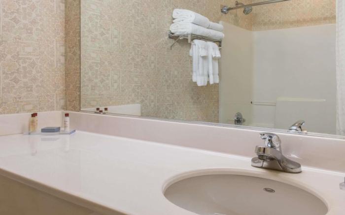 Lancaster Suites