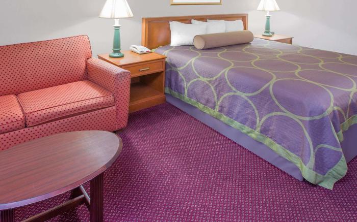 Super 8 by Wyndham Biloxi