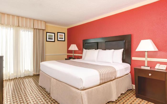 La Quinta Inn & Suites by Wyndham Atlanta Airport South