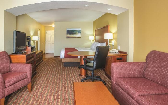 La Quinta Inn & Suites by Wyndham Bentonville