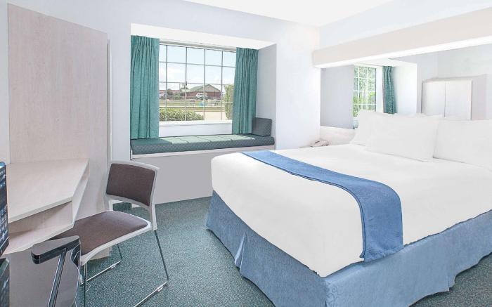 Microtel Inn & Suites by Wyndham Broken Bow