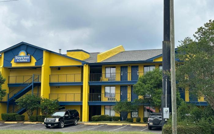 Days Inn & Suites by Wyndham Mobile