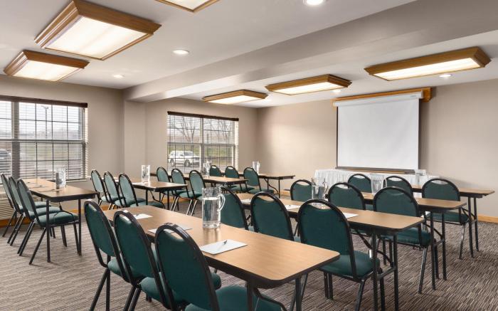 Country Inn & Suites Rochester South Mayo Clinic