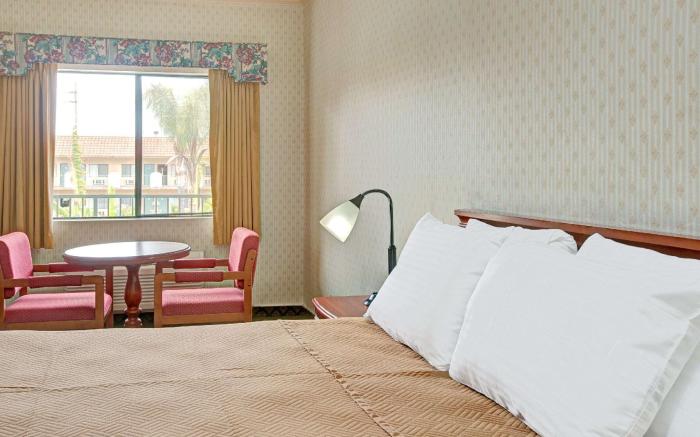 Travelodge by Wyndham Lynwood