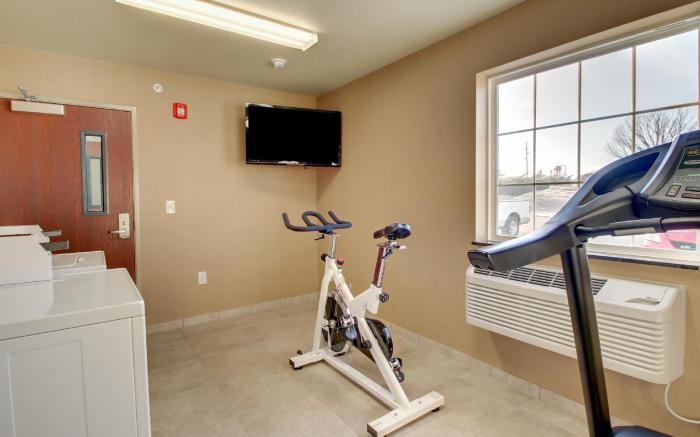 Cobblestone Hotel & Suites - Salem