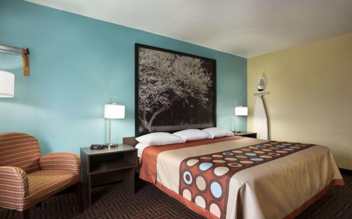 Super 8 By Wyndham Mt. Vernon