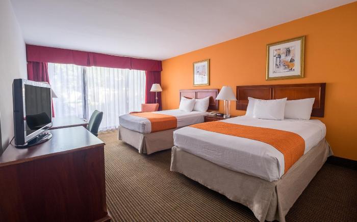 Howard Johnson Hotel&Conf Cntr by Wyndham Fullerton/Anaheim