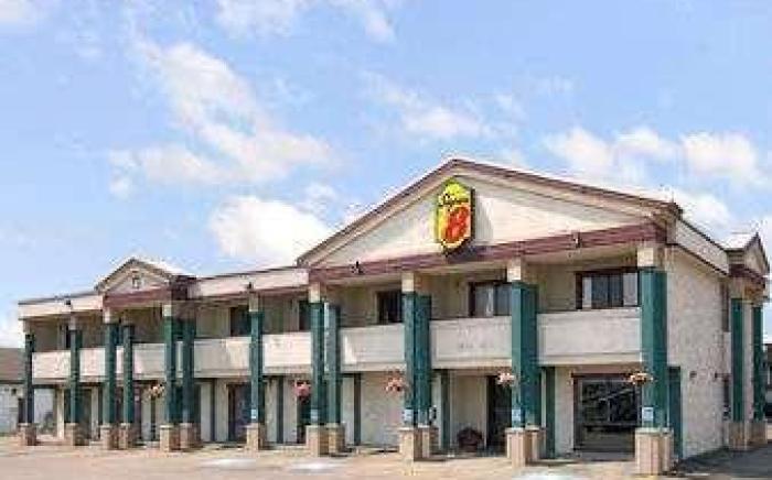 Super 8 By Wyndham Red Deer