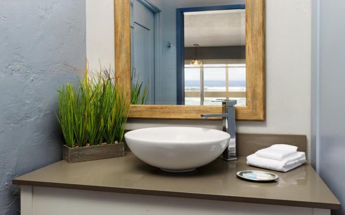 Monterey Beach Hotel, a Tribute Portfolio Hotel