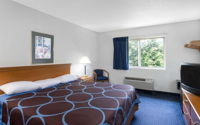 Super 8 By Wyndham Kingston