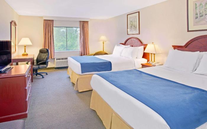 Days Inn & Suites by Wyndham Laurel Near Fort Meade