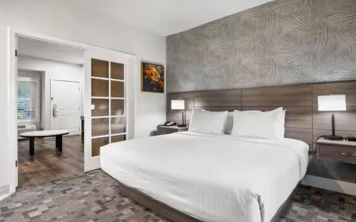 University Park Inn & Suites, an Ascend Collection Hotel