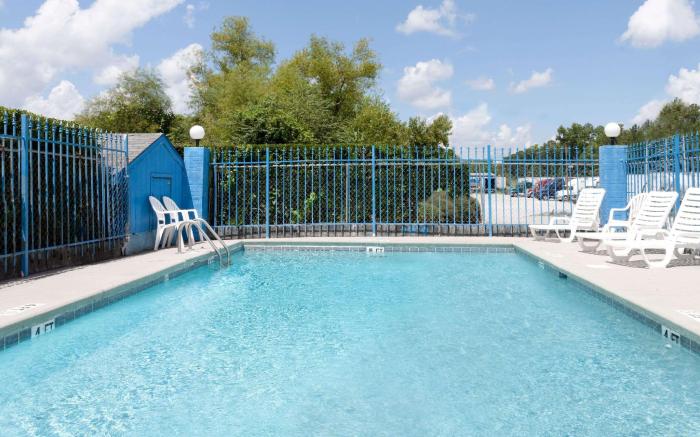 Days Inn by Wyndham Columbia NE Fort Jackson
