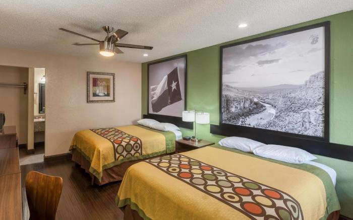Super 8 By Wyndham Austin University/Downtown Area