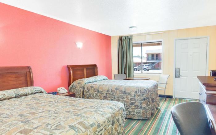 Knights Inn  Paris TN