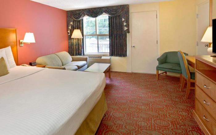 Gatlinburg River Inn