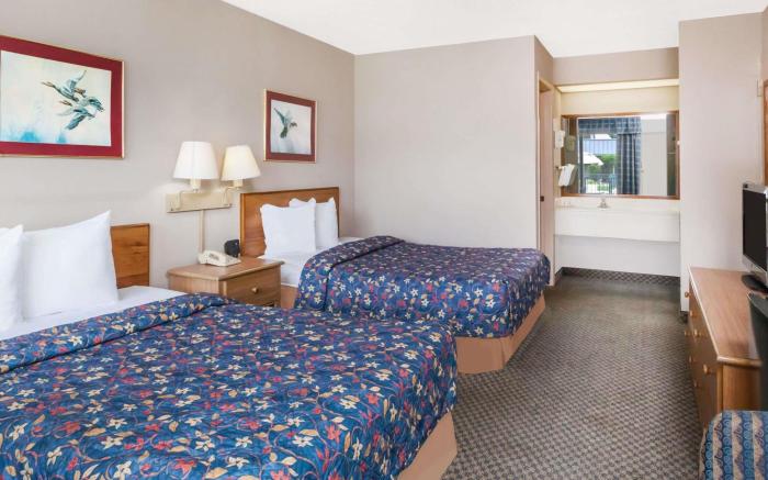 Days Inn by Wyndham Seguin TX