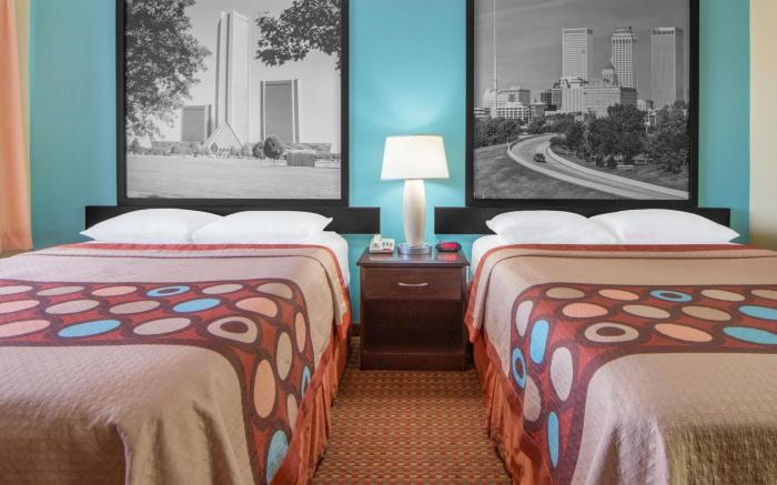 Super 8 By Wyndham Tulsa
