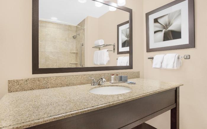 Holiday Inn Express Gulfport Beach By IHG