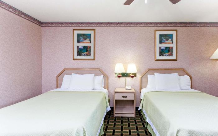 Days Inn by Wyndham Holladay
