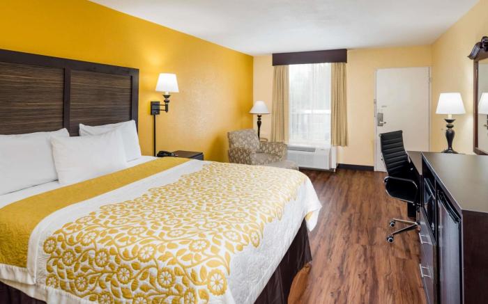 Days Inn by Wyndham Madison