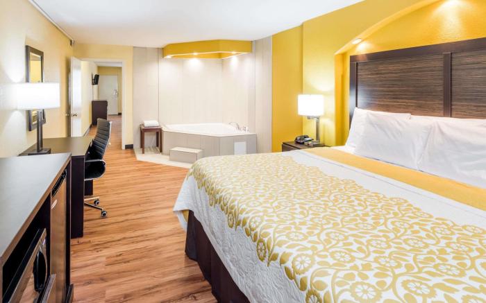 Days Inn by Wyndham Madison