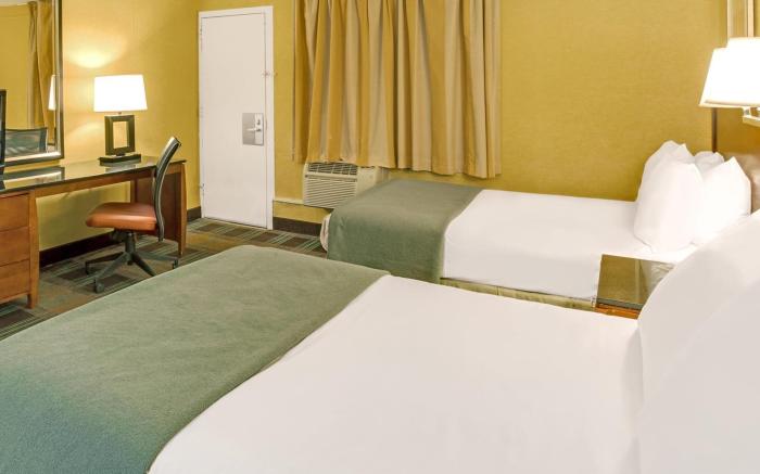 Travelodge by Wyndham Silver Spring