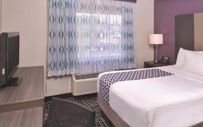 La Quinta Inn & Suites by Wyndham Fayetteville