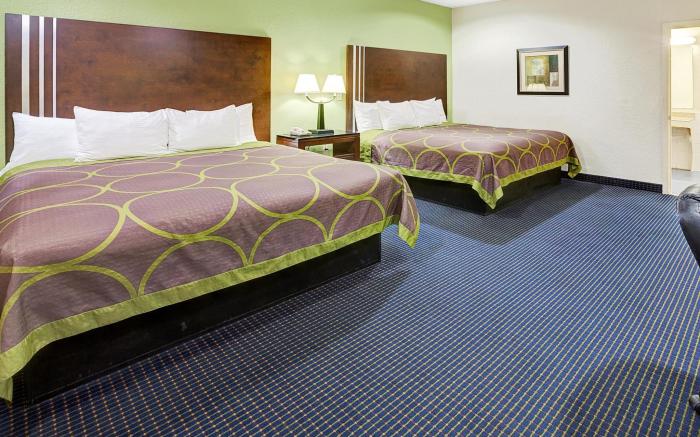 Super 8 By Wyndham Houston Hobby Airport South