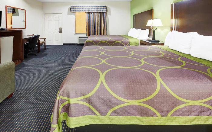 Super 8 By Wyndham Houston Hobby Airport South