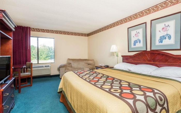 Super 8 By Wyndham Piedmont Greenville Area