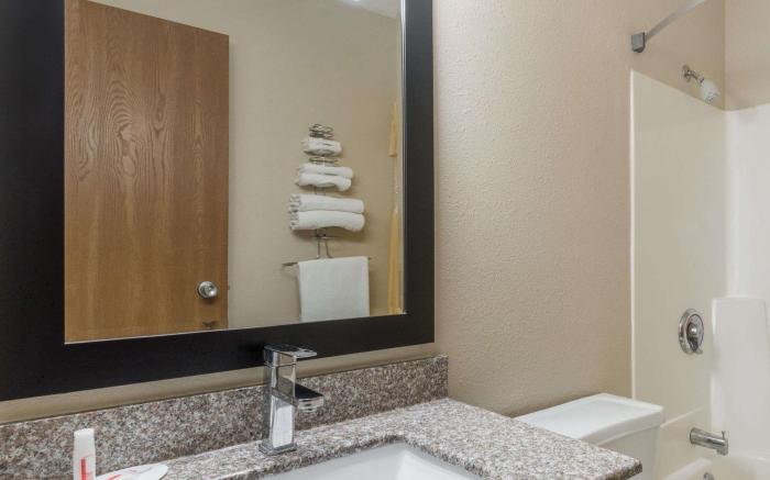 Days Inn by Wyndham Muncie -Ball State University
