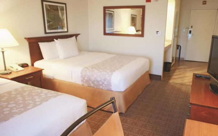 La Quinta Inn & Suites by Wyndham Stamford / New York City
